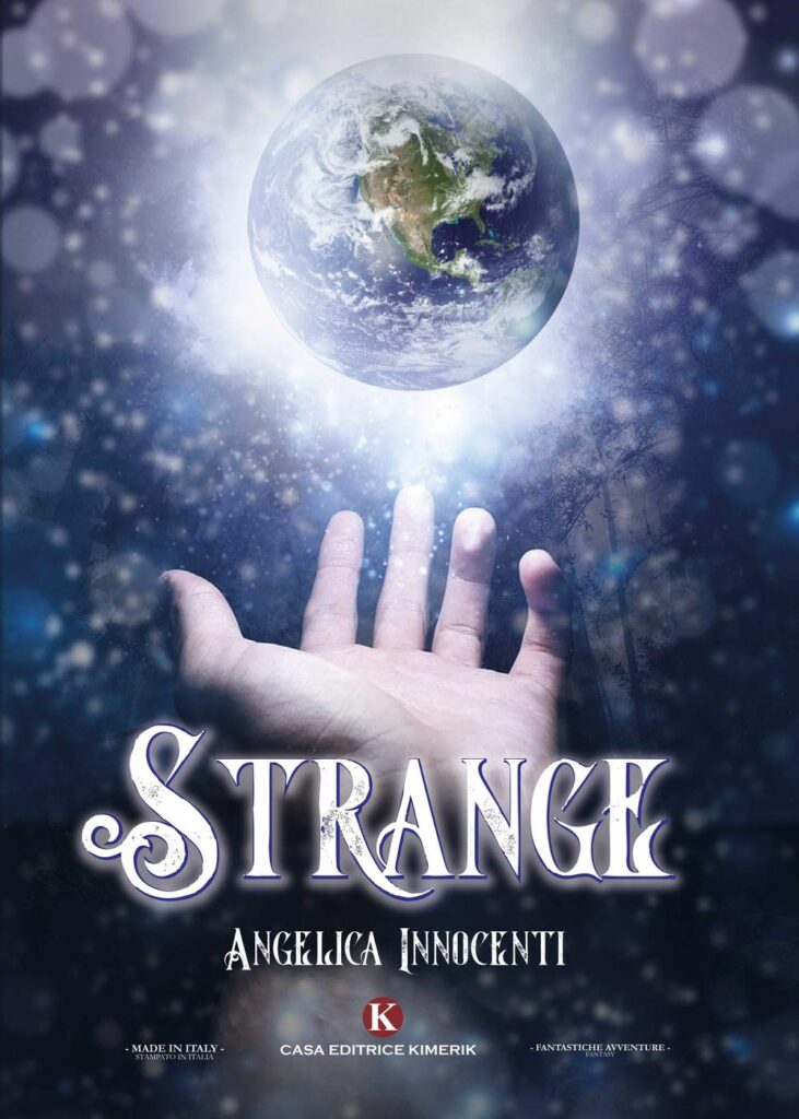 Book Cover: Strange di Angelica Innocenti - RECENSIONE